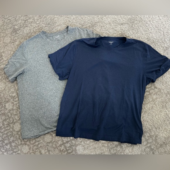Old Navy Other - A pair of XXL Old Navy, active short sleeve crewneck shirt, navy gray